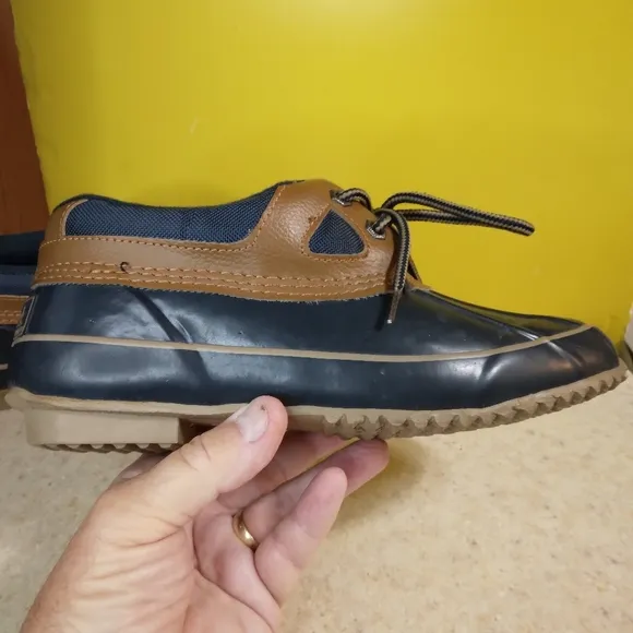 Genuine Women's Duck Boots Size 7