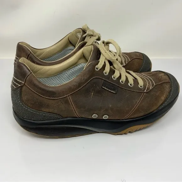 MBT Mens Brown Leather Walking Toning Sneakers. Art. 400126-55. Size 8.5.