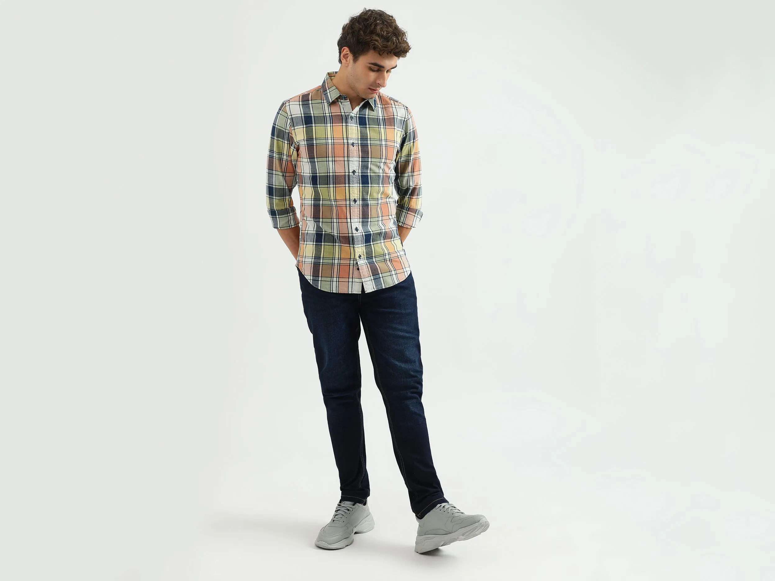 Men Checked Spread Collar Shirt