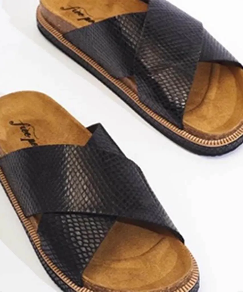 Sidelines Footbed Sandal Black Snake